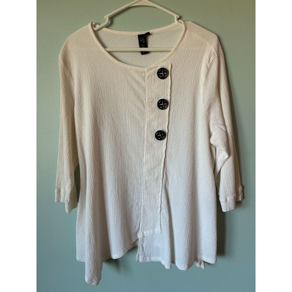 Focus Casual Life asymmetrical crinkle gauze tunic. SZ L